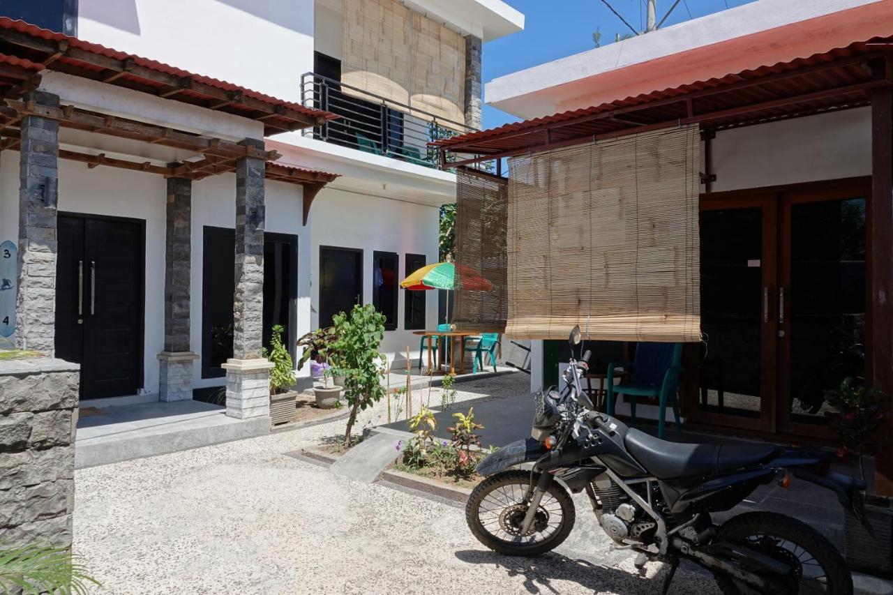مبيت وإفطار برايا Wave House Gerupuk South Lombok المظهر الخارجي الصورة